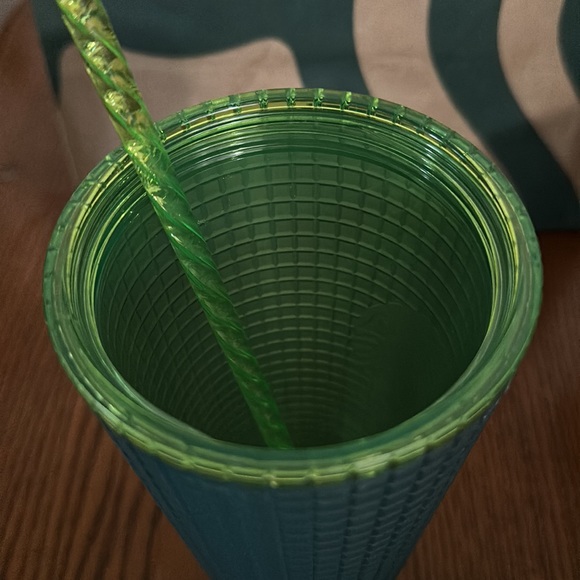 Starbucks 24oz Mountain Dew green 2022 January release cold cup - Picture 4 of 5
